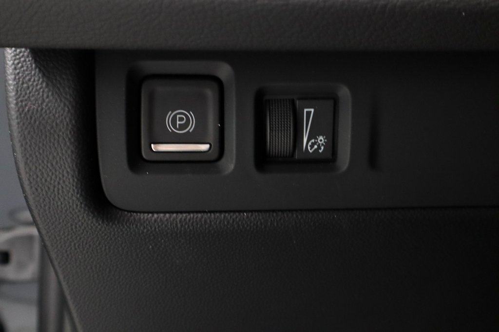 Used 2025 Cadillac XT4 Premium Luxury w/ Cold Weather Package image 27