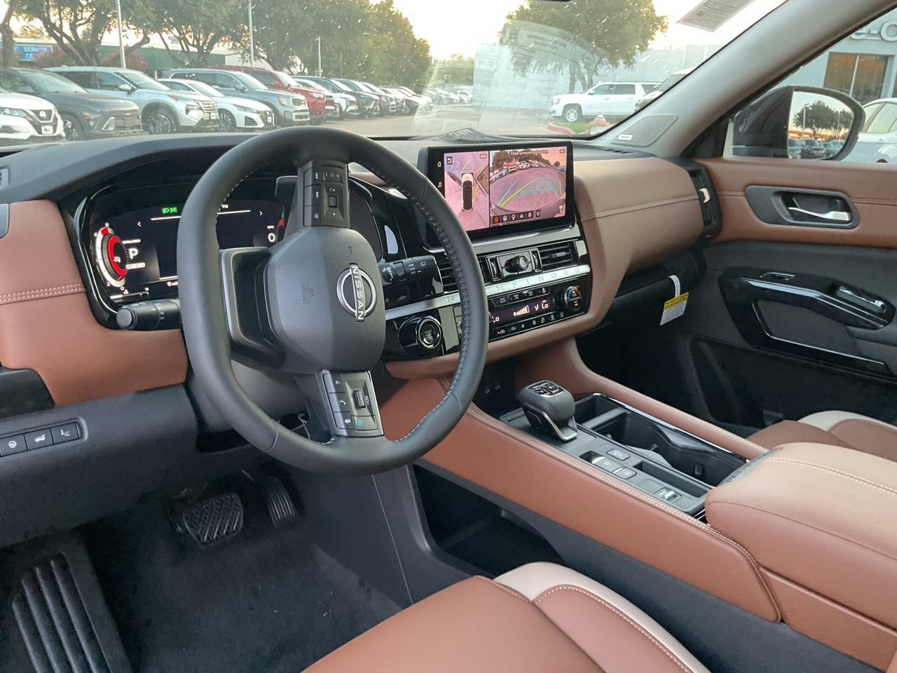 New 2026 Nissan Pathfinder Platinum FWD image 10