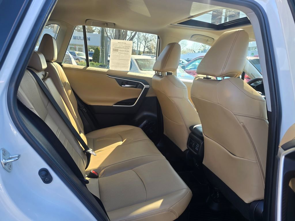 Used 2020 Toyota RAV4 Limited w/ Limited Grade Weather Package AWD/4WD image 12