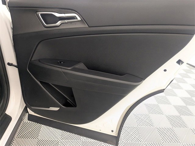 Used 2023 Kia Sportage LX image 27