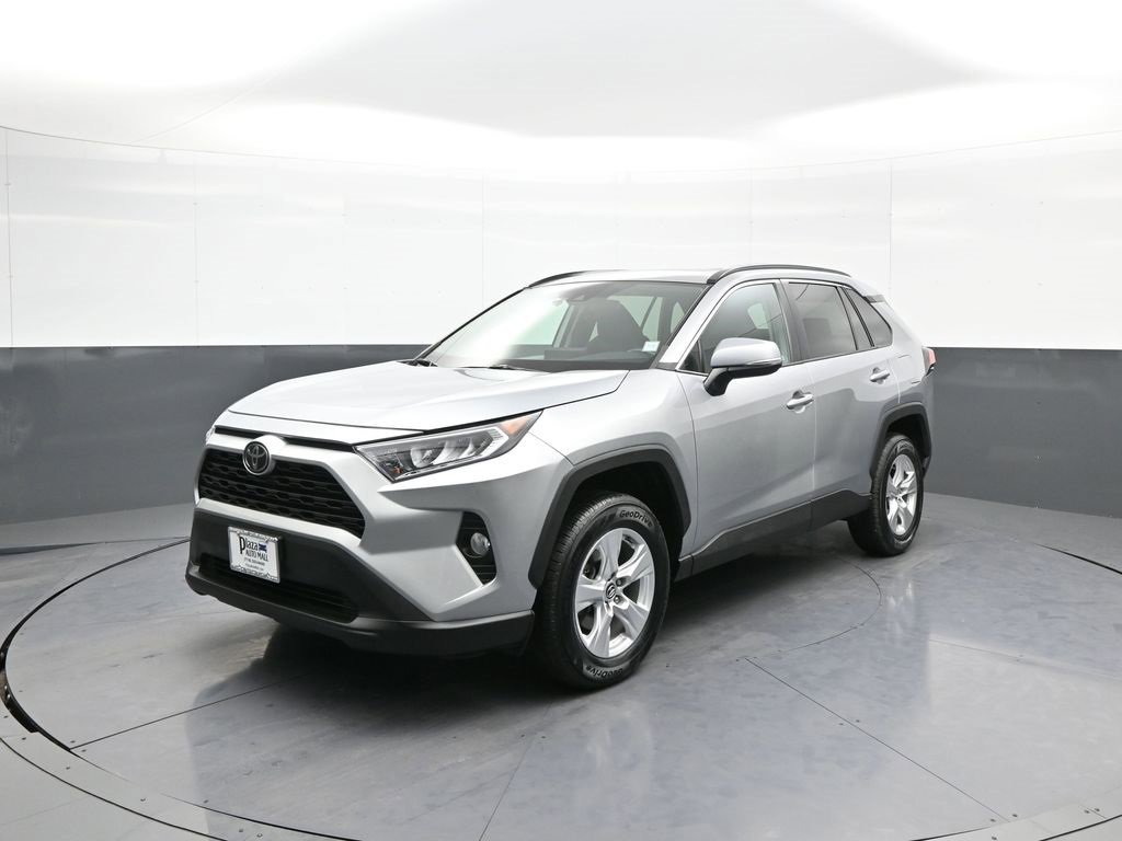Used 2021 Toyota RAV4 XLE image 1