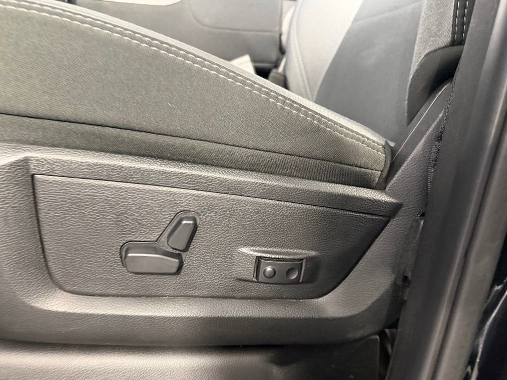 Used 2024 RAM 2500 Big Horn w/ Bed Utility Group image 24