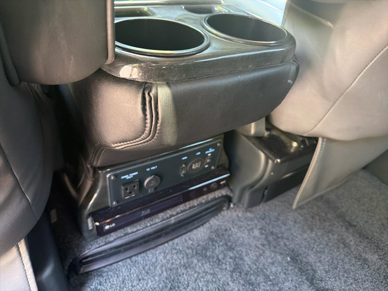 Used 2019 Mercedes-Benz Metris Passenger image 23