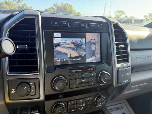 Used 2020 Ford F250 XLT w/ XLT Premium Package AWD/4WD image 16