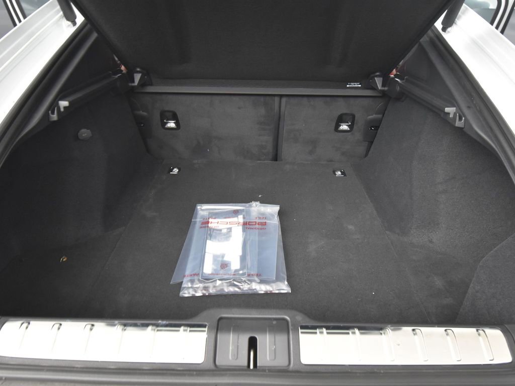 Used 2025 Porsche Panamera 4 image 27