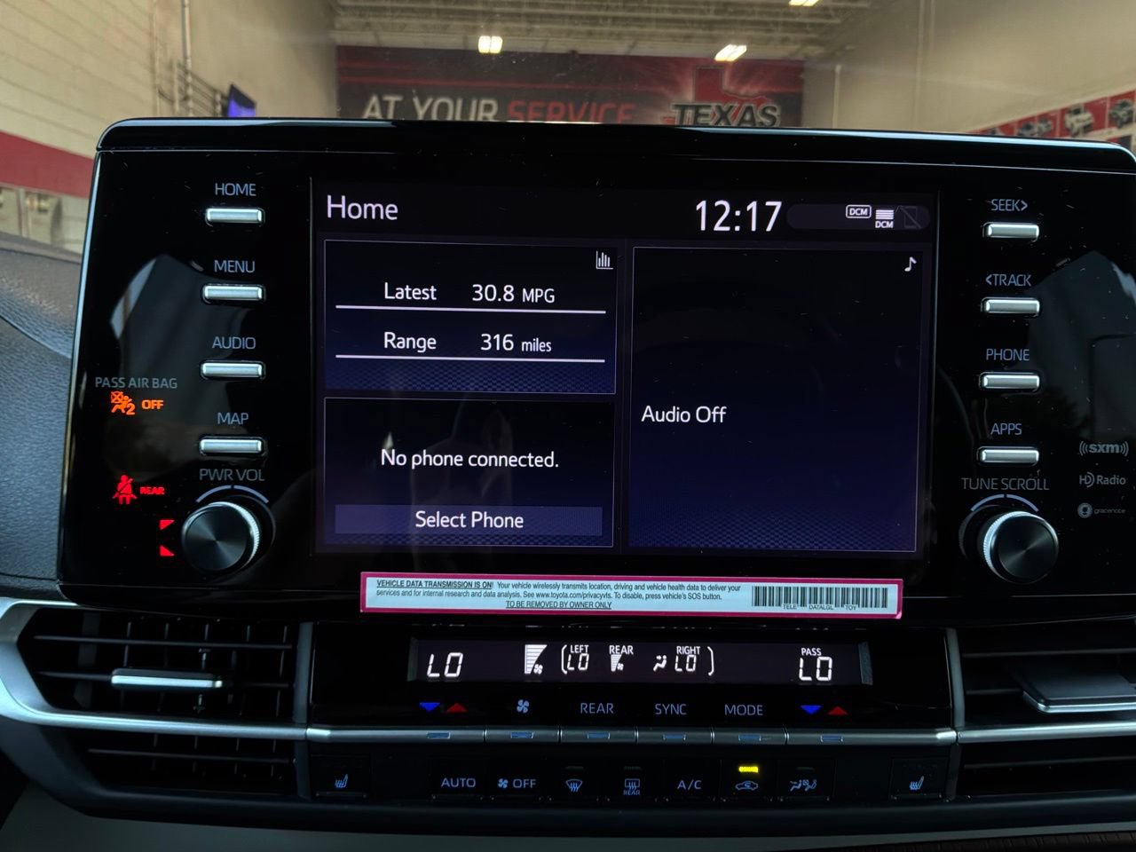 Used 2024 Toyota Sienna XLE FWD image 35