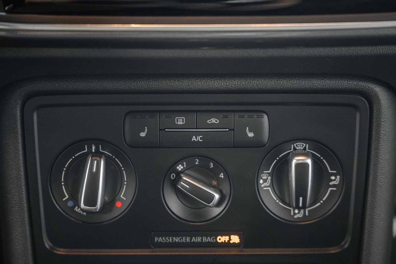 Used 2014 Volkswagen Beetle 2.5 image 26