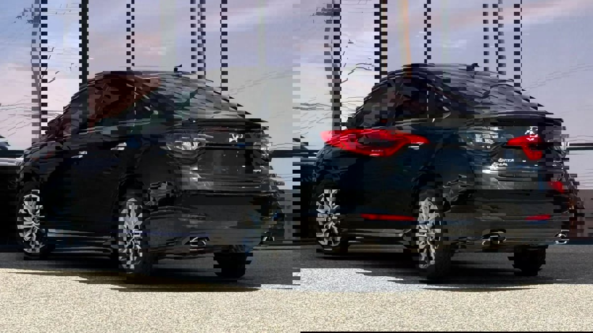 Used 2016 Hyundai Sonata Sport w/ Option Group 02 FWD image 7