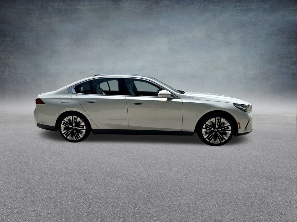 Used 2026 BMW 530i xDrive w/ Premium Package image 10
