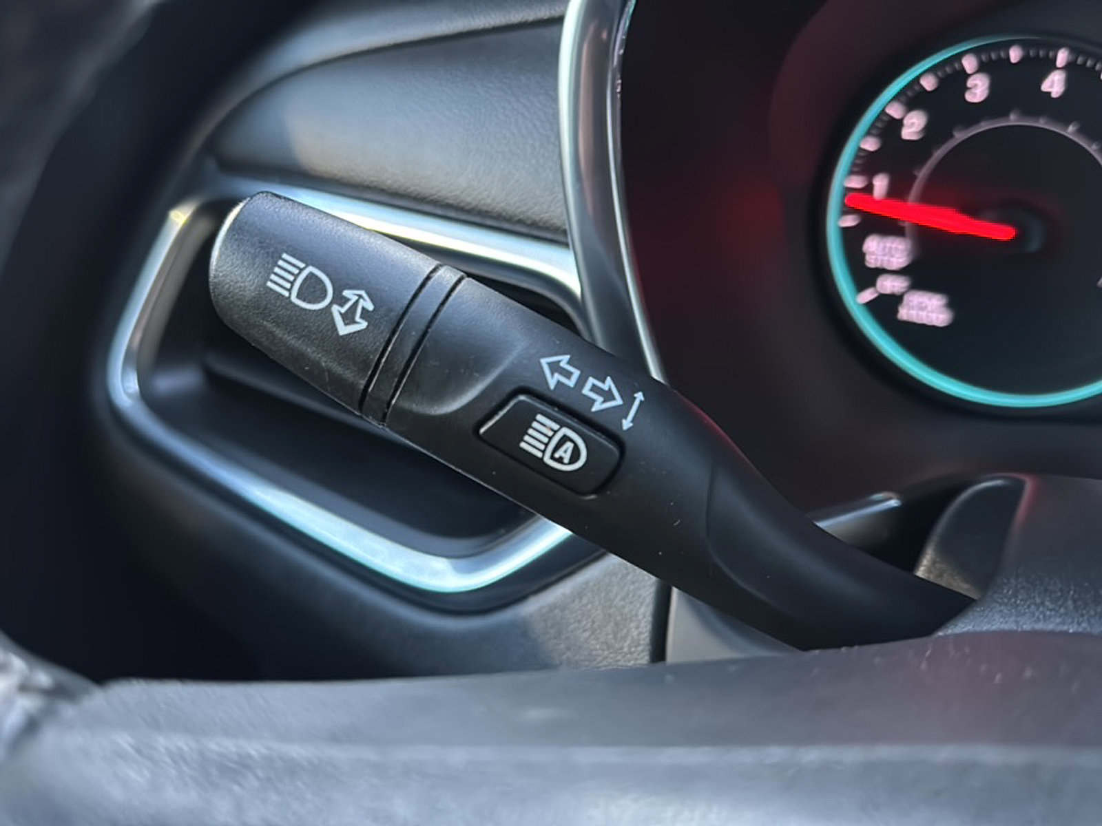 Used 2023 Chevrolet Equinox LT image 30