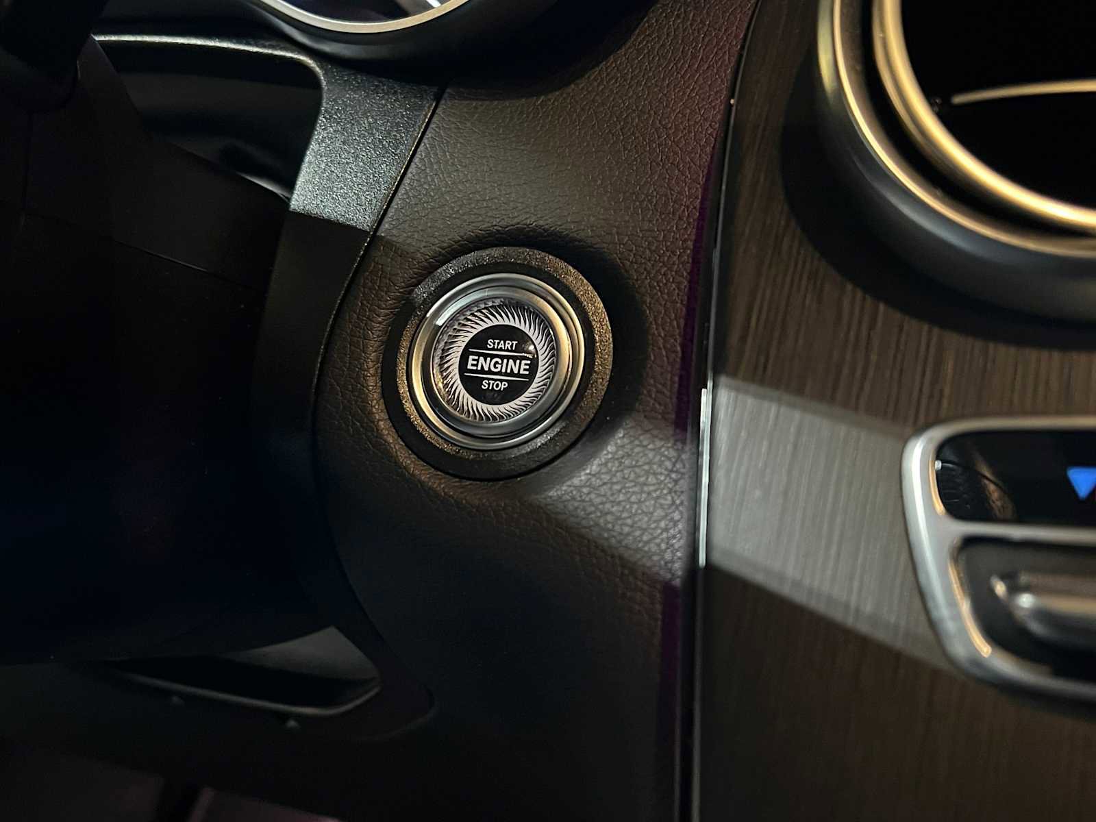 Used 2022 Mercedes-Benz GLC 300 4MATIC image 30