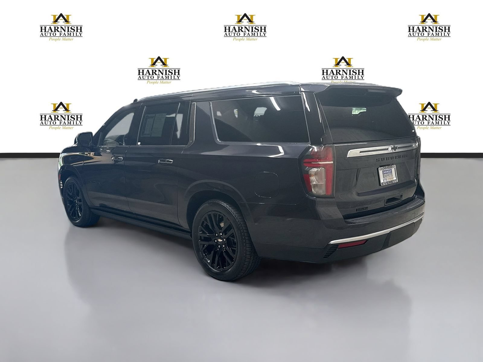 Used 2024 Chevrolet Suburban High Country w/ Advanced Technology Package AWD/4WD image 9