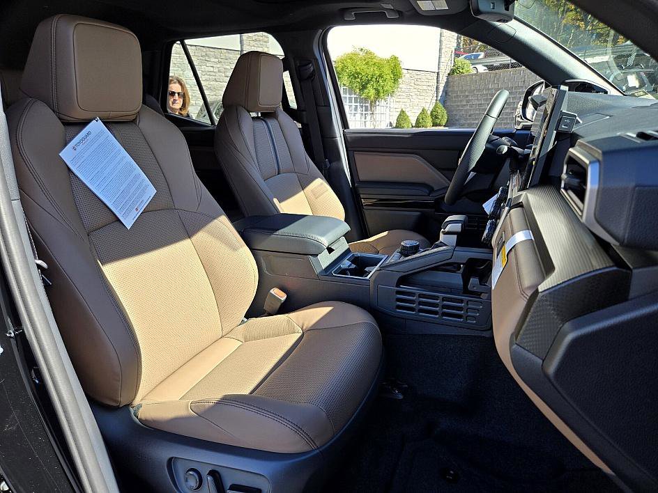 New 2025 Toyota 4Runner Limited image 18