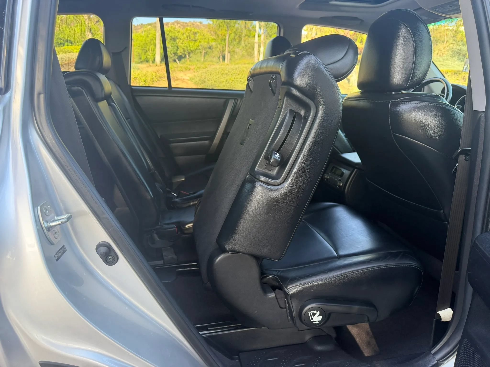 Used 2010 Toyota Highlander SE AWD/4WD image 24