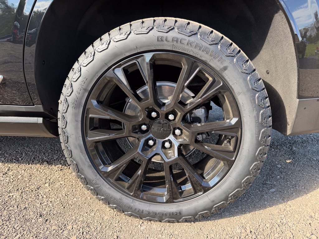 Used 2026 GMC Yukon Denali w/ Sun & Power Step Package AWD/4WD image 18