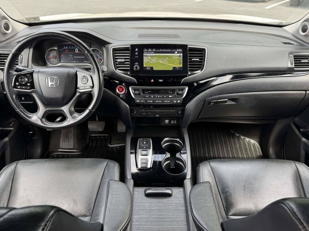 Used 2019 Honda Pilot Touring image 3