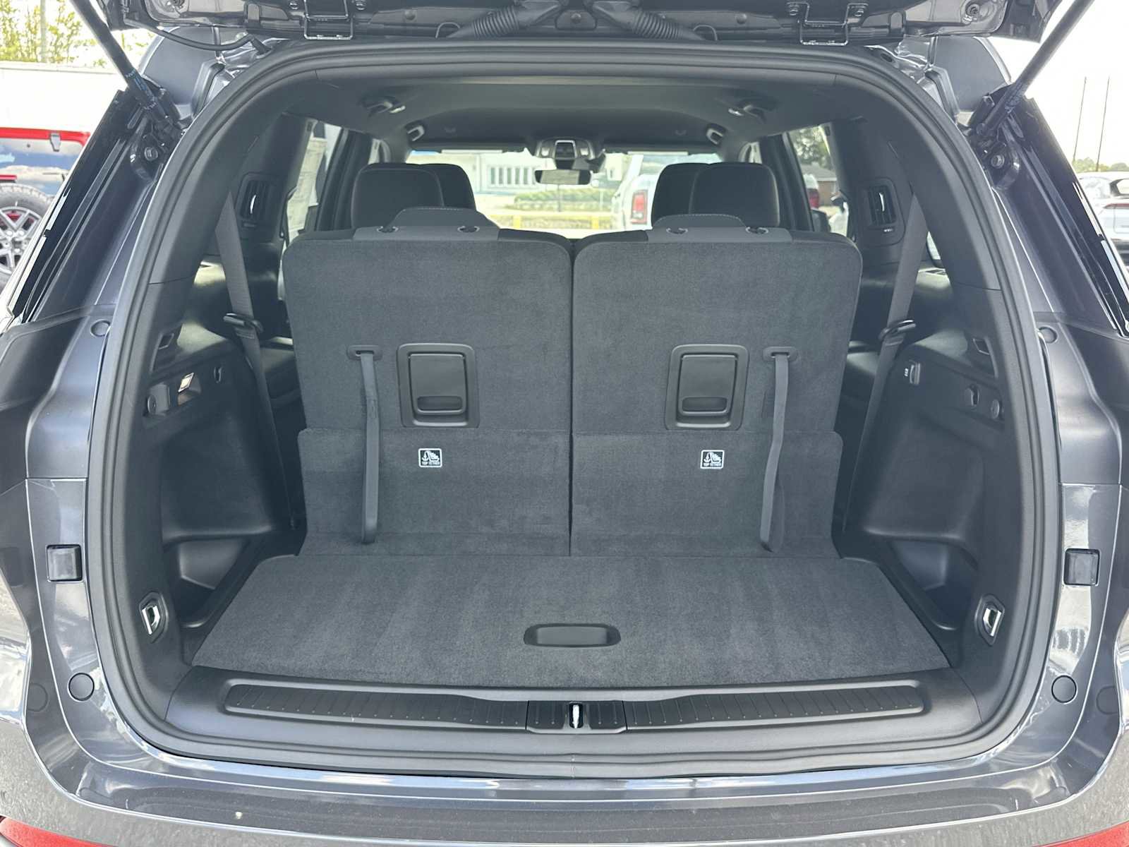 New 2025 Jeep Grand Cherokee L Laredo image 18
