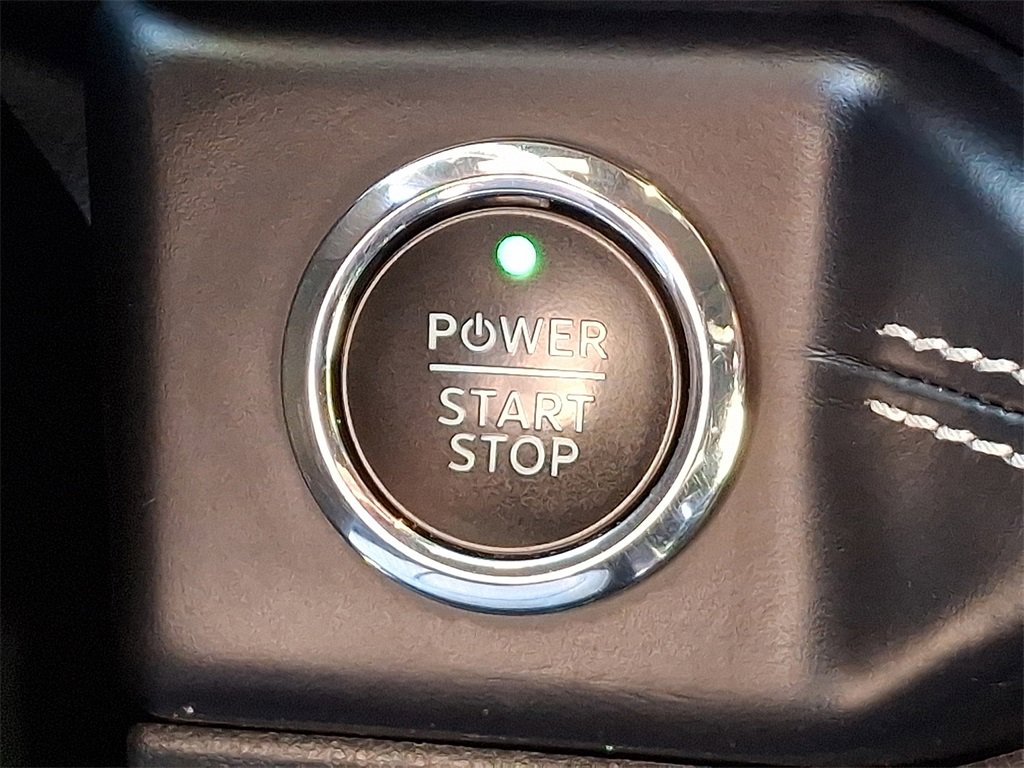 Used 2023 Ford F150 Lightning Platinum image 25