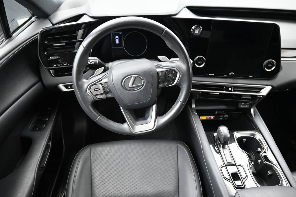 Used 2024 Lexus RX 350 FWD w/ Technology Package image 3