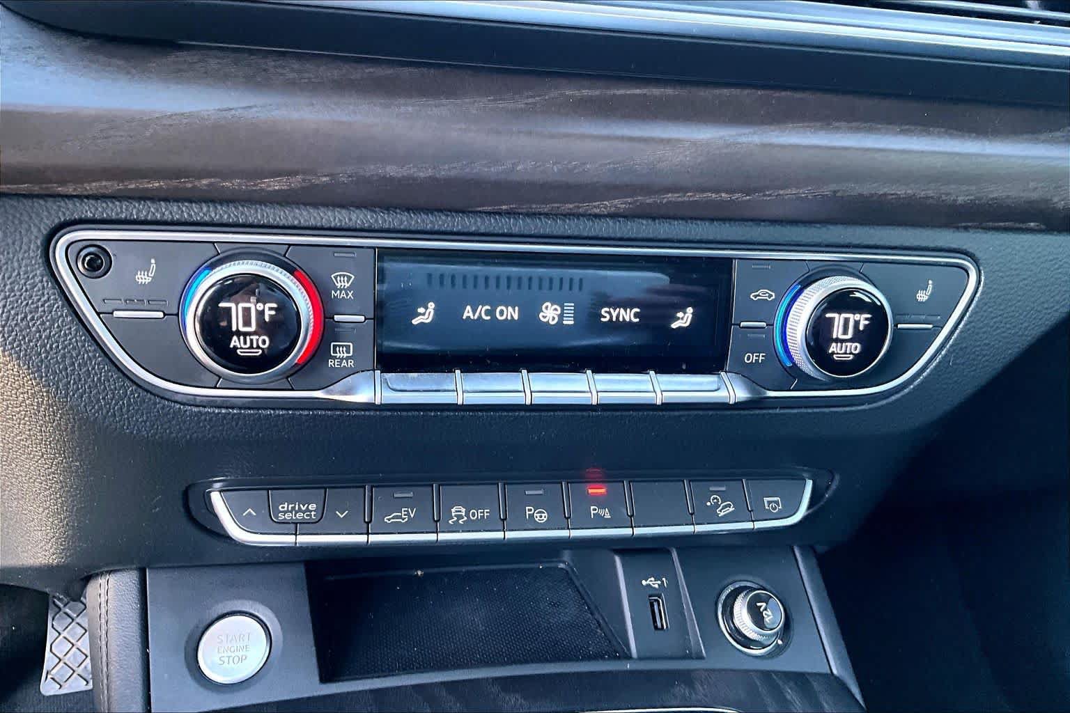 Used 2020 Audi Q5 e Prestige AWD/4WD image 26