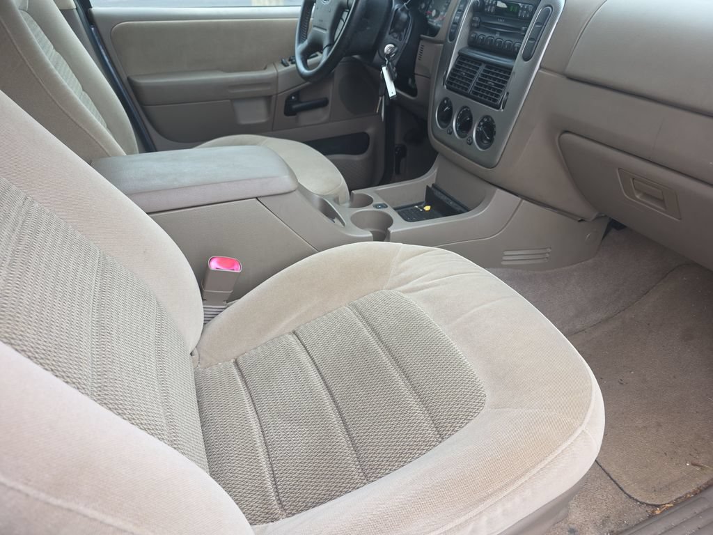 Used 2005 Ford Explorer XLT RWD image 14
