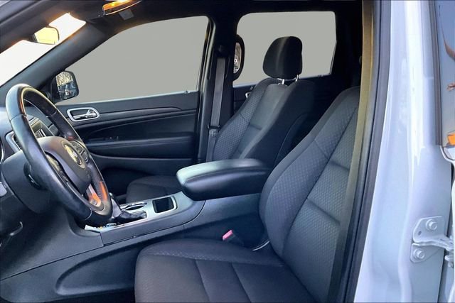 Used 2020 Jeep Grand Cherokee Laredo image 15