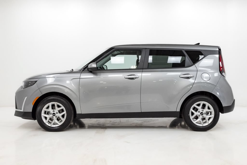 Certified 2025 Kia Soul LX w/ LX Technology Package FWD image 23