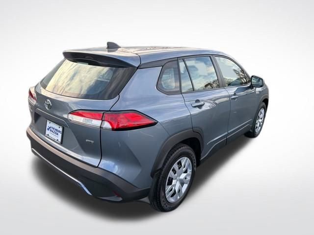 Used 2022 Toyota Corolla Cross L image 7