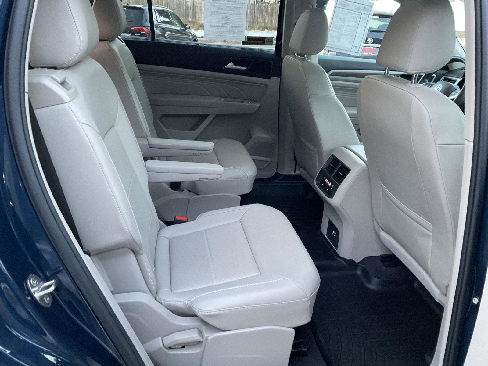 Used 2022 Volkswagen Atlas SEL image 34