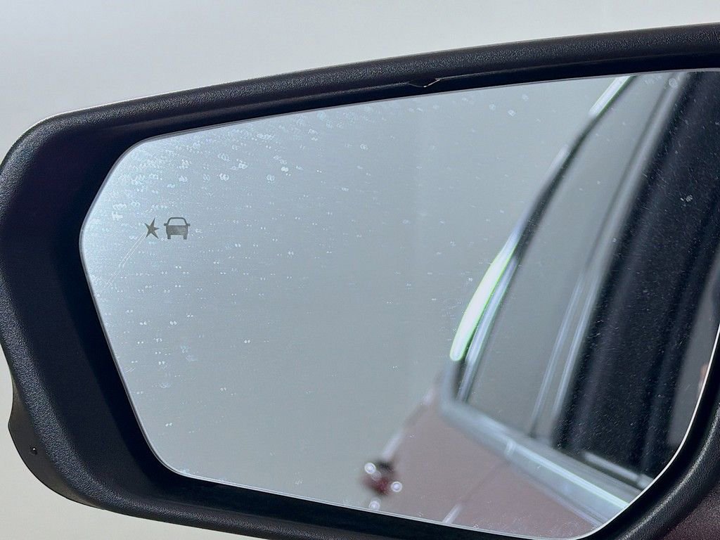 Used 2020 Chevrolet Equinox LT w/ Driver Convenience Package image 26