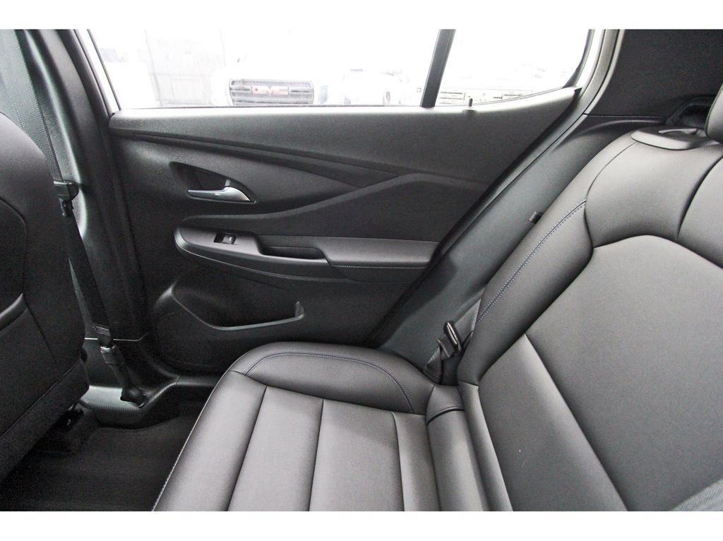 Used 2025 Buick Envista Sport Touring w/ Convenience I Package FWD image 12