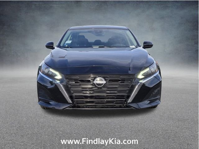 Used 2023 Nissan Altima 2.5 SV image 2