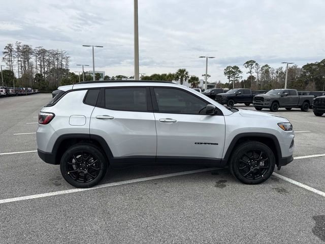 New 2026 Jeep Compass Latitude image 2