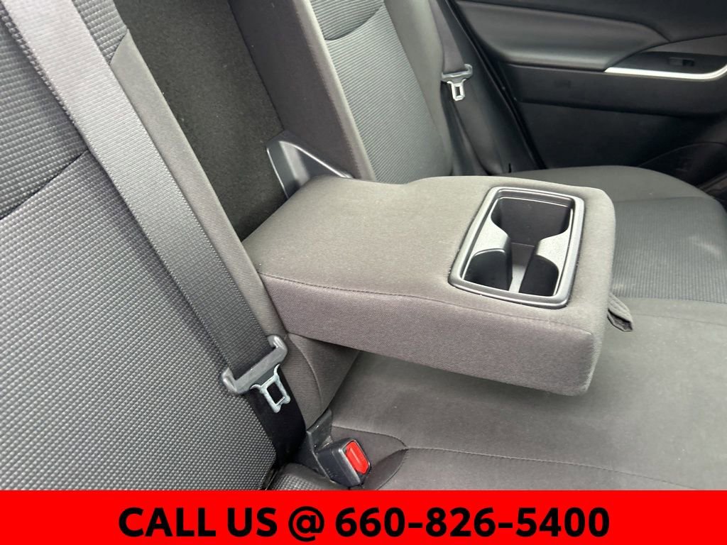 Used 2025 Toyota RAV4 LE AWD/4WD image 9