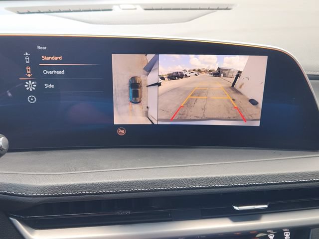 Used 2025 Cadillac XT4 Premium Luxury FWD image 6