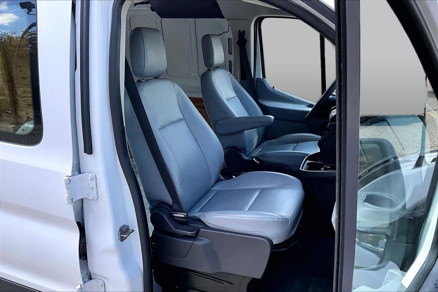 Used 2016 Ford Transit 150 130 Low Roof RWD image 8