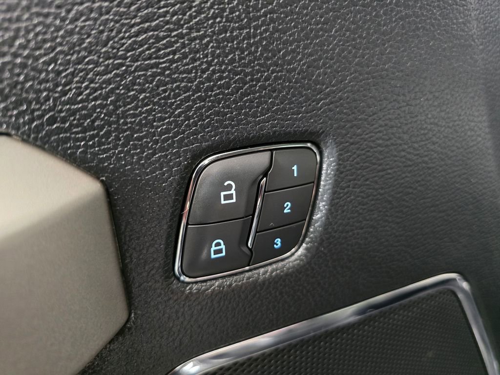 Used 2019 Ford F150 Lariat AWD/4WD image 25