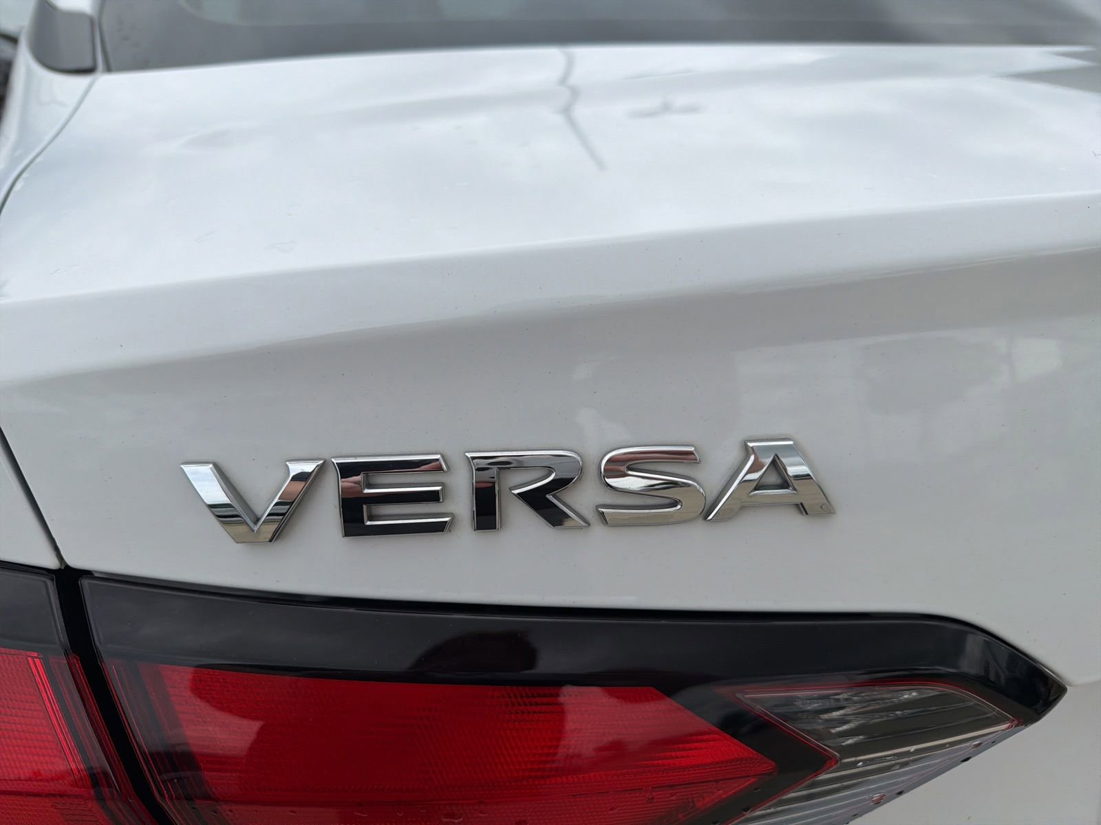 Used 2022 Nissan Versa S FWD image 11