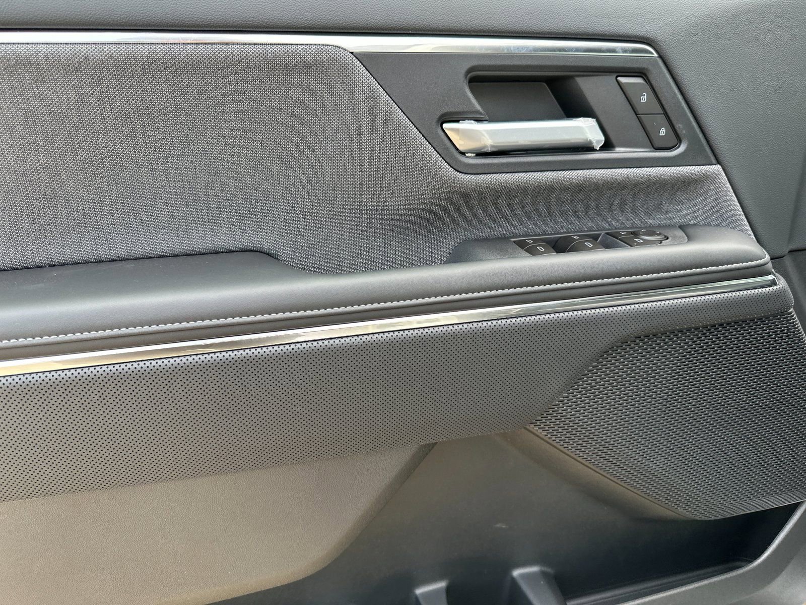 New 2026 GMC Sierra EV Elevation image 11