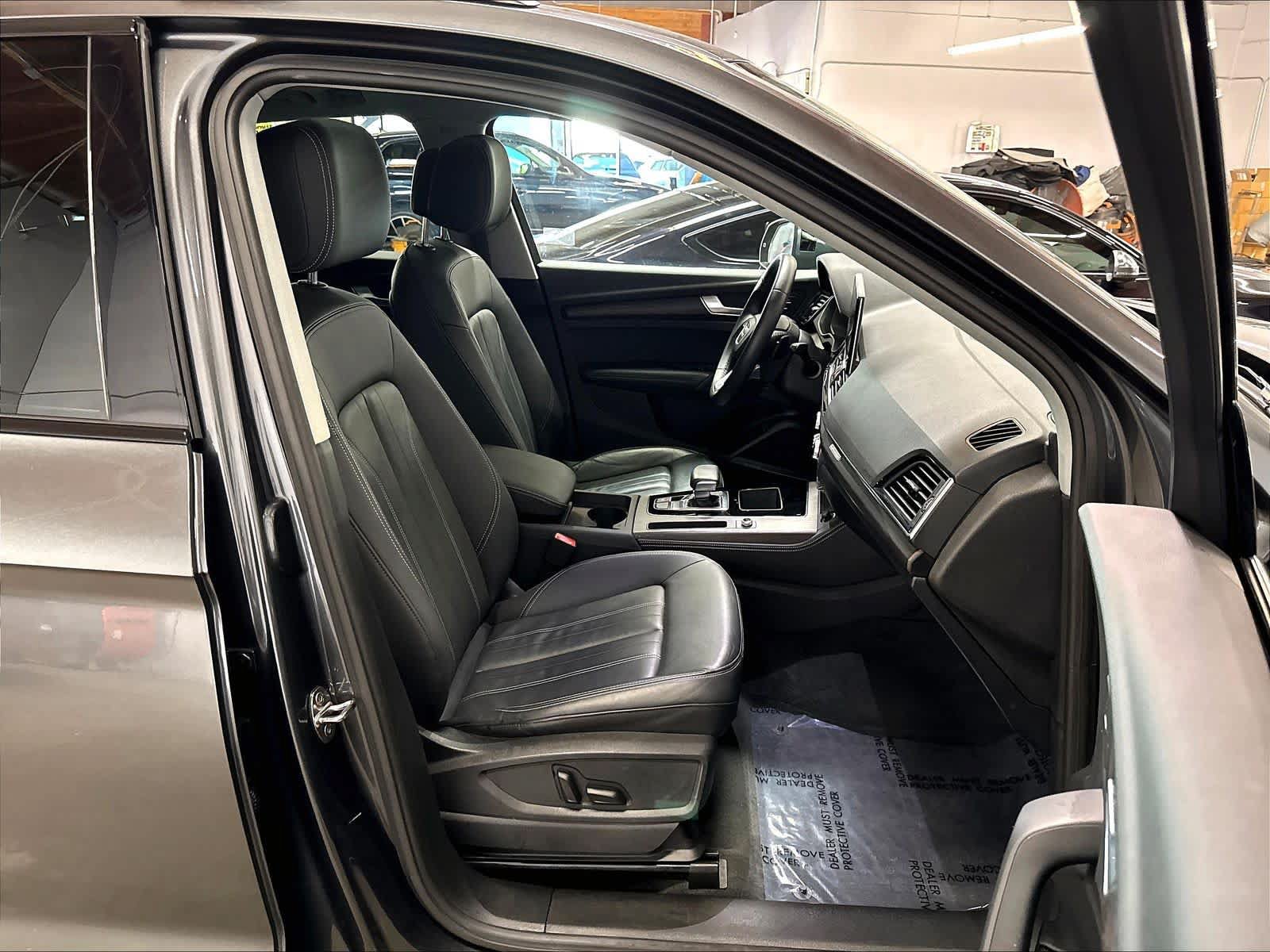 Used 2023 Audi Q5 2.0T Premium Plus w/ Premium Plus Package AWD/4WD image 10