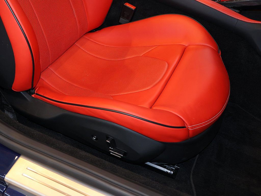 Certified 2022 Ferrari Portofino M image 33