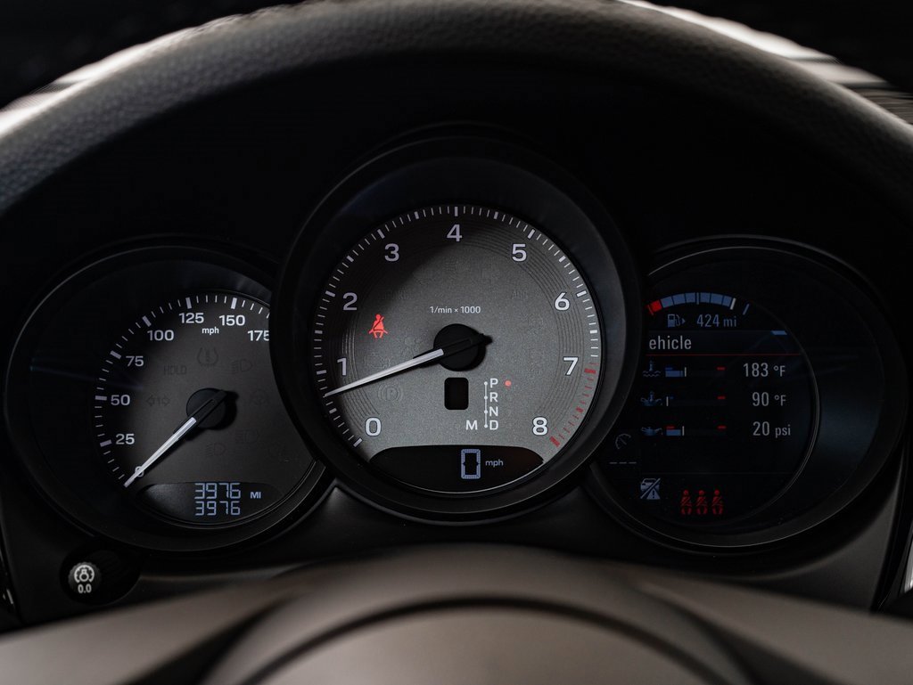 Certified 2024 Porsche Macan S image 32