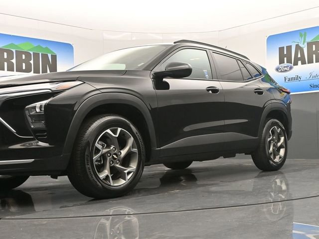 Used 2025 Chevrolet Trax LT w/ LT Convenience Package image 19