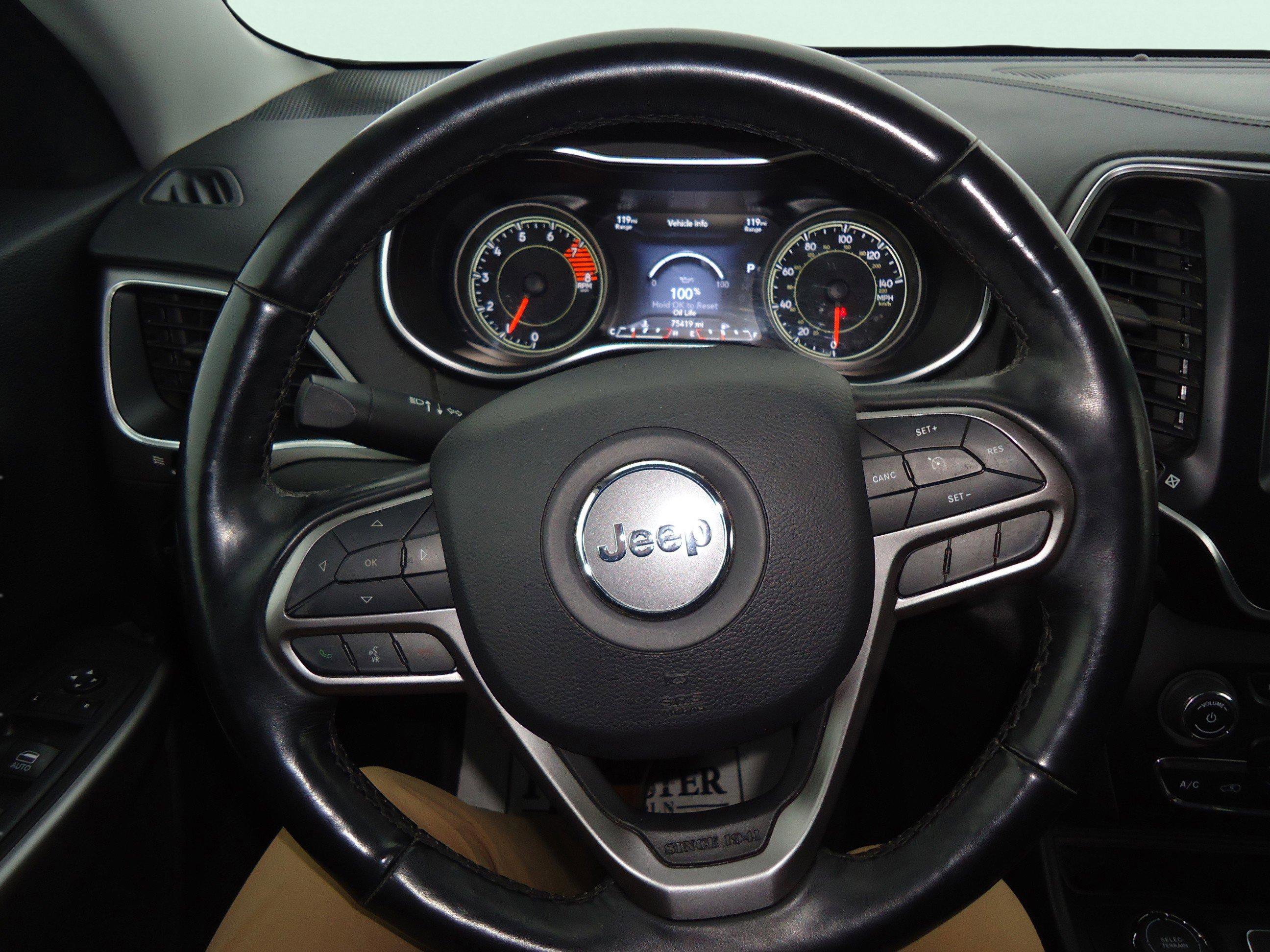 Used 2021 Jeep Cherokee Latitude Lux w/ Comfort/Convenience Group image 13