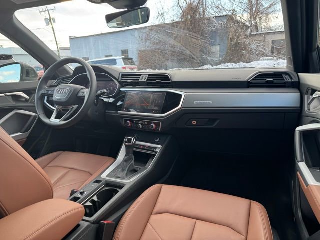 Certified 2025 Audi Q3 2.0T Premium Plus w/ Premium Plus Package image 23
