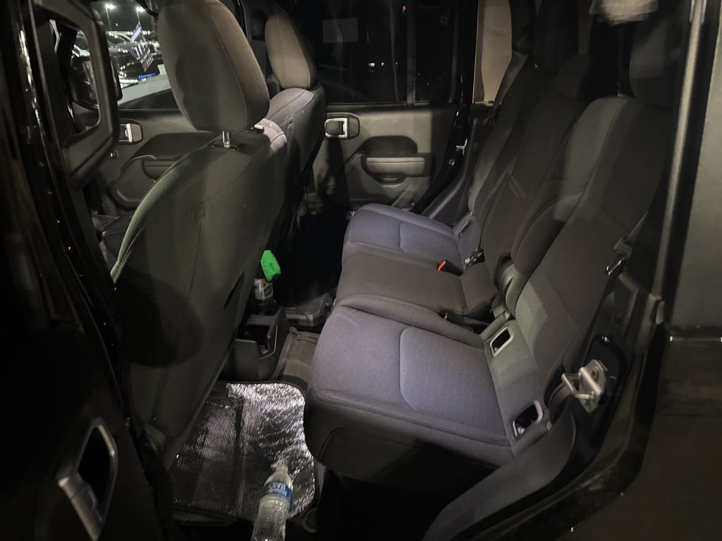 Used 2022 Jeep Gladiator Sport image 11