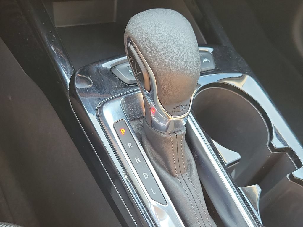 Used 2025 Chevrolet Trax LT FWD image 34
