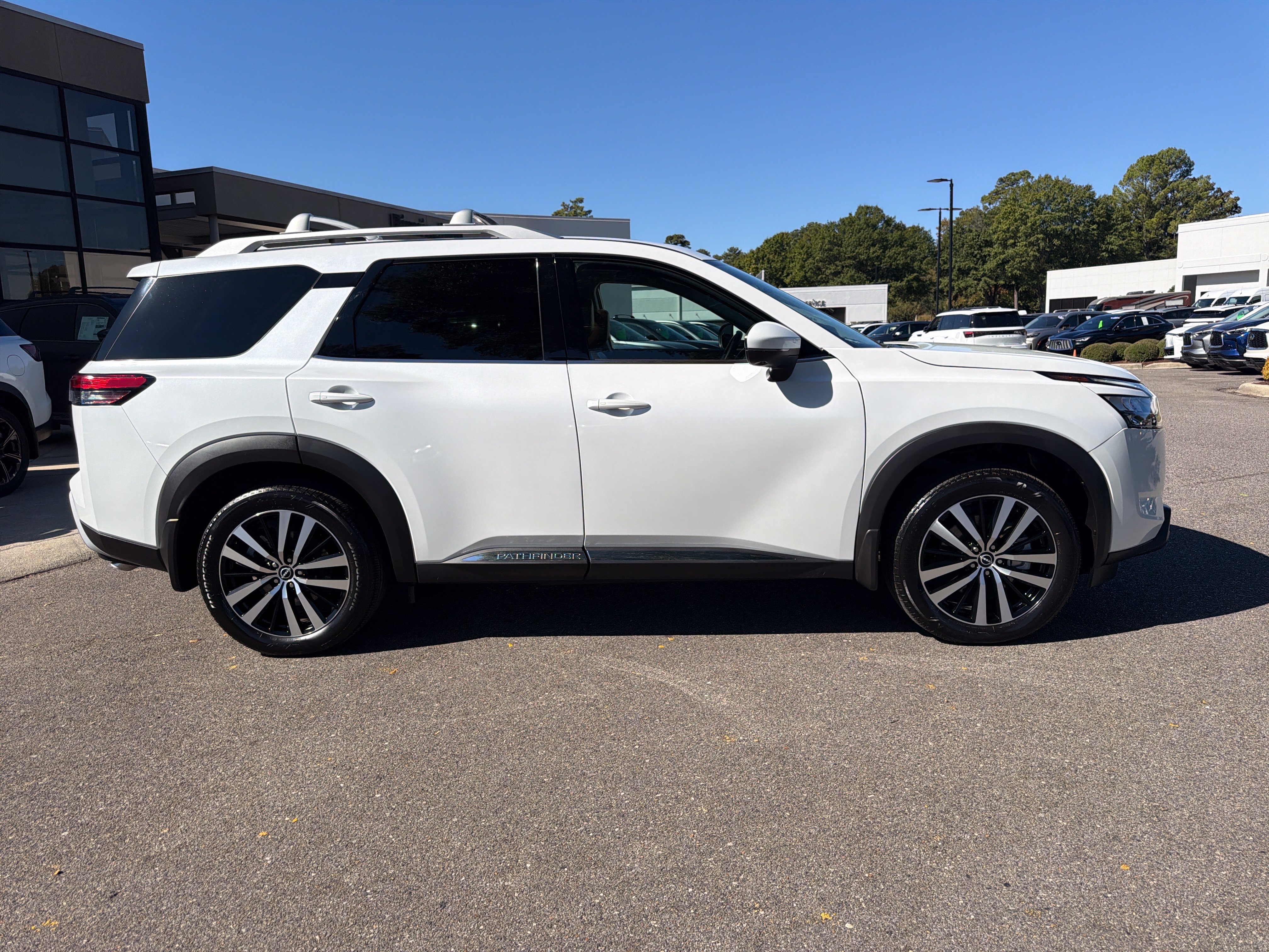 Used 2025 Nissan Pathfinder Platinum w/ Cargo Package FWD image 13