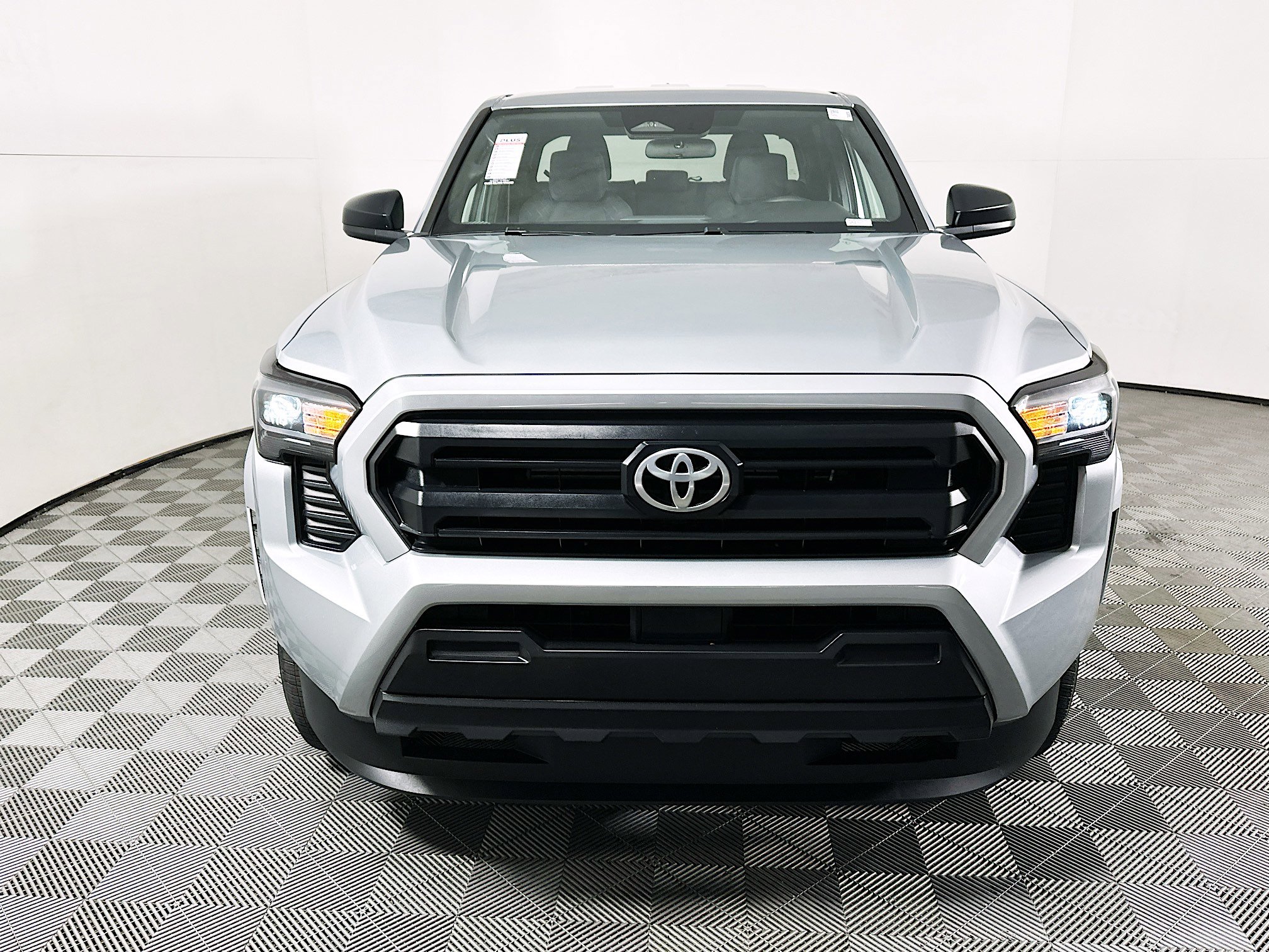 Used 2024 Toyota Tacoma SR AWD/4WD image 8