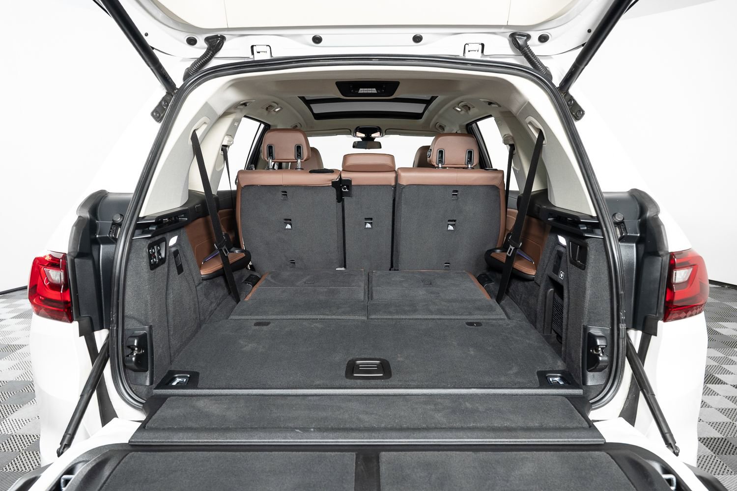 Used 2022 BMW X7 xDrive40i w/ Premium Package image 27